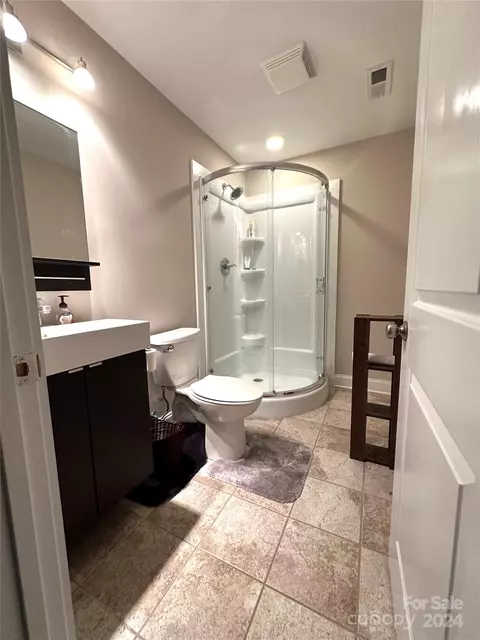 Bath - 1260 E Ridge Rd, Salisbury, NC 28144 photo 4 of 4