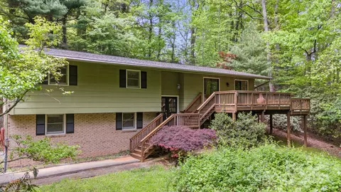 229 Turtle Ln, Hendersonville, NC 28791