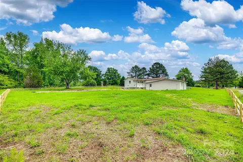 1582 Beacon Rd, Lancaster, SC 29720 photo 5