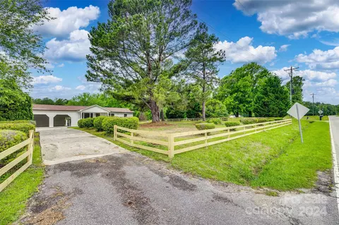 1582 Beacon Rd, Lancaster, SC 29720 photo 2