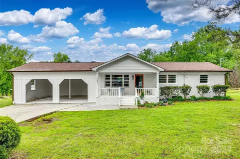 1582 Beacon Rd, Lancaster, SC 29720