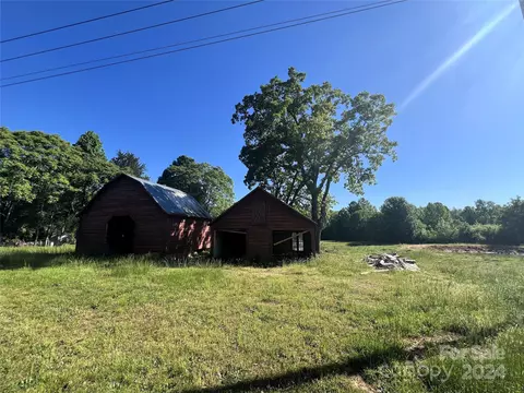 205 Lake Montonia Rd, Kings Mountain, NC 28086