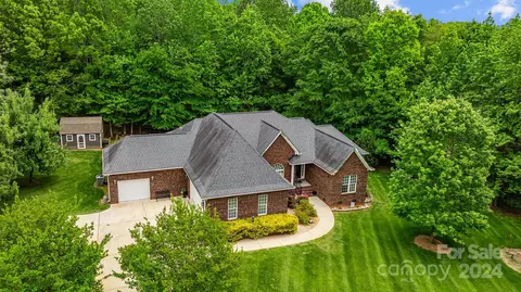1817 White Ibis Ct, Clover, SC 29710