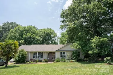 7038 Marlbrook Dr, Charlotte, NC 28212