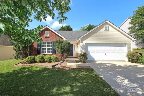 5915 Grove Creek Ln, Charlotte, NC 28273