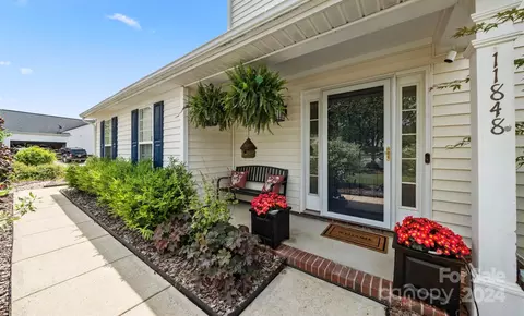 11848 Creek Turn Dr, Charlotte, NC 28278