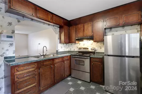 Kitchen - 1002 3rd St, Spencer, NC 28159 photo 2 of 3