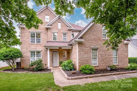 109 Forest Glen Rd, Mooresville, NC 28115