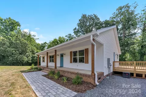 215 Crest St, Belmont, NC 28012