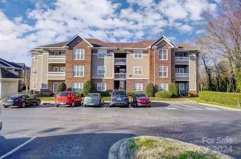 9849 Campus Walk L Ln #L, Charlotte, NC 28262