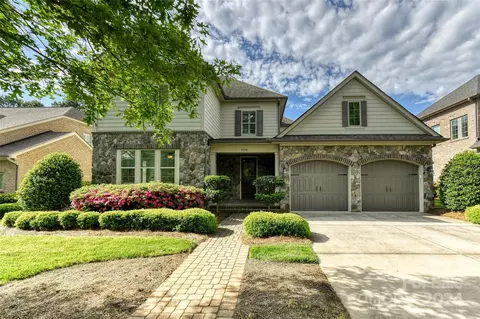 9120 Robbins Preserve Rd, Cornelius, NC 28031