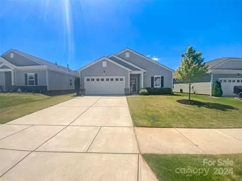 189 Willow Valley Dr, Mooresville, NC 28115