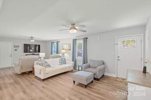 Living - 101 Florence Dr, Monroe, NC 28110 photo 1 of 2