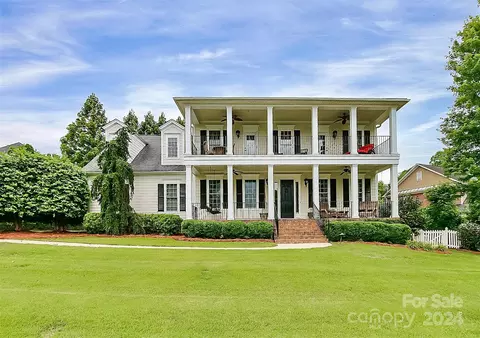3335 Schooner Ln, Lake Wylie, SC 29710