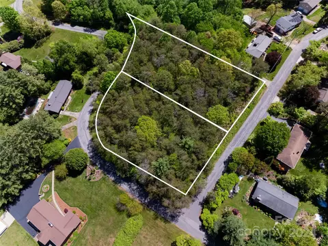Holly Hill Court, Asheville, NC 28806