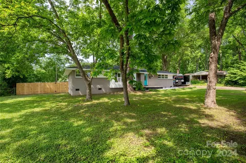 608 Laurel Ct, Lancaster, SC 29720 photo 2