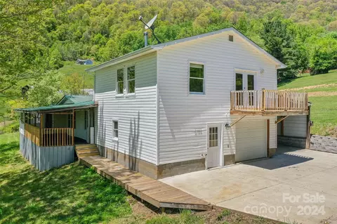 2183 Worley Cove Rd, Canton, NC 28716