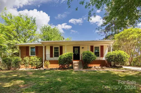 5616 Coulee Pl, Charlotte, NC 28217