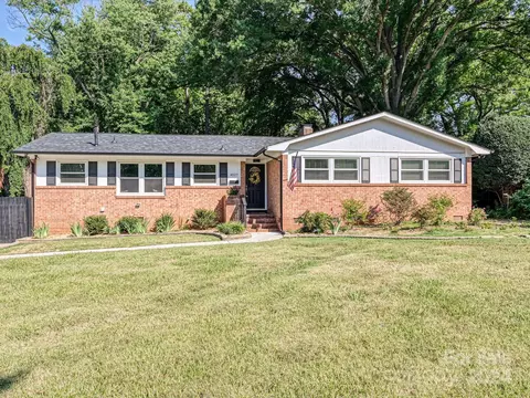 4527 Wedgewood Dr, Charlotte, NC 28210