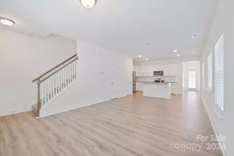 123 E Pine St, Lincolnton, NC 28092 photo 7