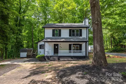 6239 Rockshire Dr, Charlotte, NC 28227