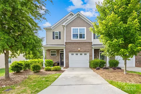 3233 Yarmouth Ln, Gastonia, NC 28056