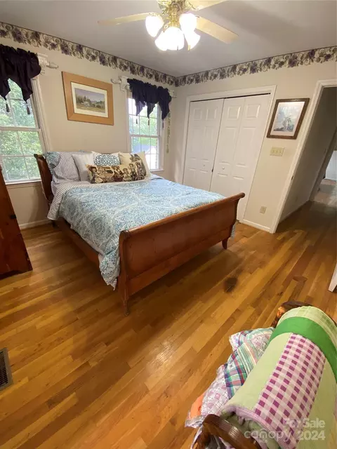 66 Hennessee St, Morganton, NC 28655 photo 11