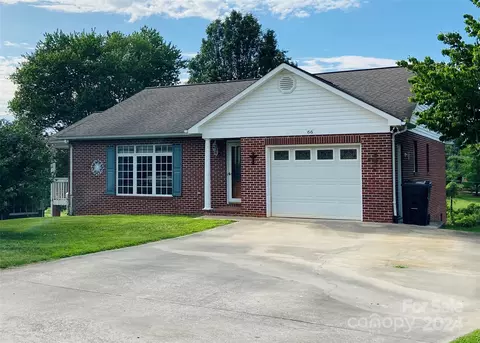 66 Hennessee St, Morganton, NC 28655 photo 3