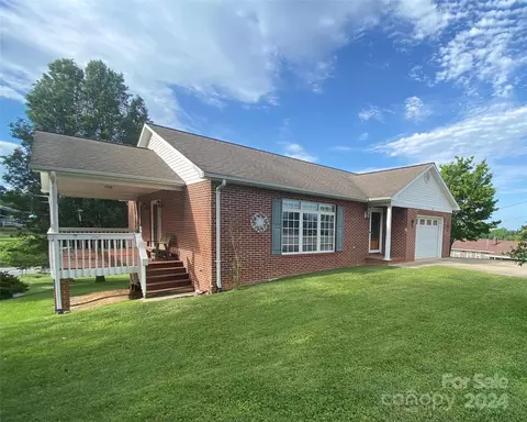 66 Hennessee St, Morganton, NC 28655 photo 2