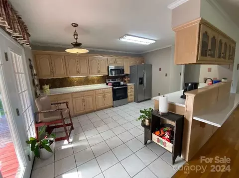66 Hennessee St, Morganton, NC 28655 photo 7