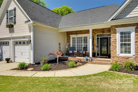 213 Clear Spring Ct, Fort Mill, SC 29708 photo 4
