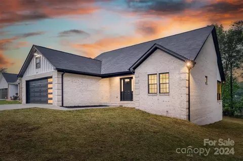 485 14th Avenue Ne Dr NE, Hickory, NC 28601