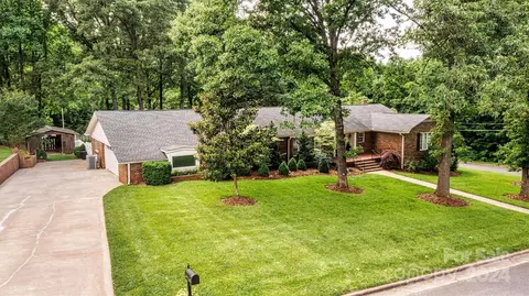 745 Ferndale Dr, Statesville, NC 28677