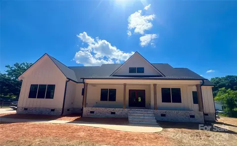 918 Woodland Forest Dr, Waxhaw, NC 28173