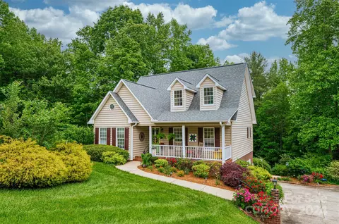 406 Tomlinson Ct, Lenoir, NC 28645