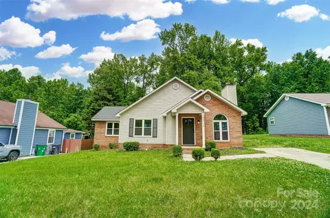 4812 Banfshire Rd, Charlotte, NC 28215