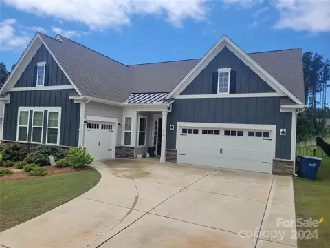 3012 Renoir Pt, Mount Holly, NC 28120