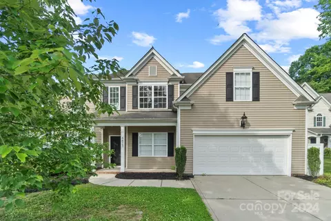 4823 Walnut Grove St, Harrisburg, NC 28075