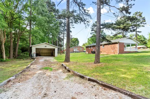 Exterior - 844 Mint St, Lancaster, SC 29720 photo 4 of 8