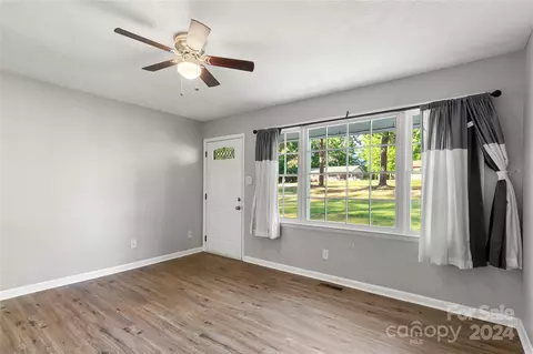 Living - 844 Mint St, Lancaster, SC 29720 photo 1 of 3