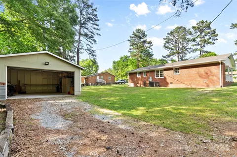 Exterior - 844 Mint St, Lancaster, SC 29720 photo 3 of 8