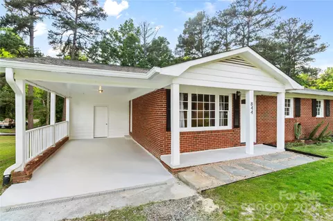 Exterior - 844 Mint St, Lancaster, SC 29720 photo 2 of 8