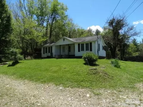 24 Spring Hollow Ln, Spruce Pine, NC 28777