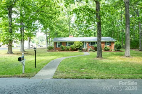 1101 Lakewood Dr, Monroe, NC 28112