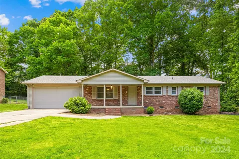 1826 Whispering Pines Rd, Lincolnton, NC 28092