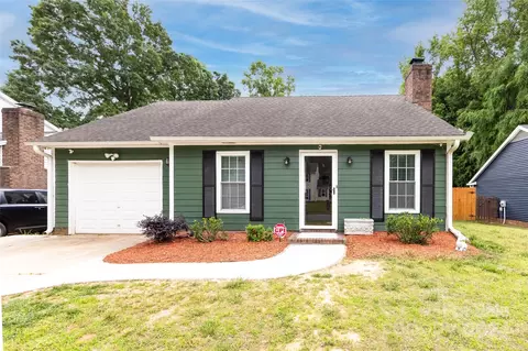 8200 Meadowdale Ln, Charlotte, NC 28227