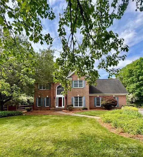1465 Porch Swing Ln, Matthews, NC 28104