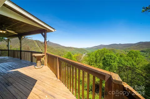 1454 Setzer Cove Rd, Maggie Valley, NC 28751