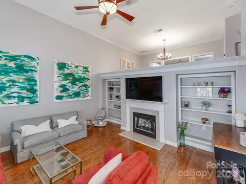 4706 S Hill View Dr, Charlotte, NC 28210