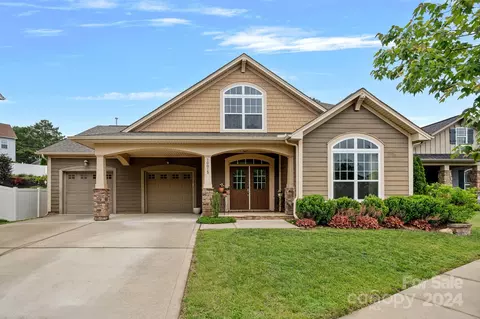 10015 Blackstone Dr, Huntersville, NC 28078